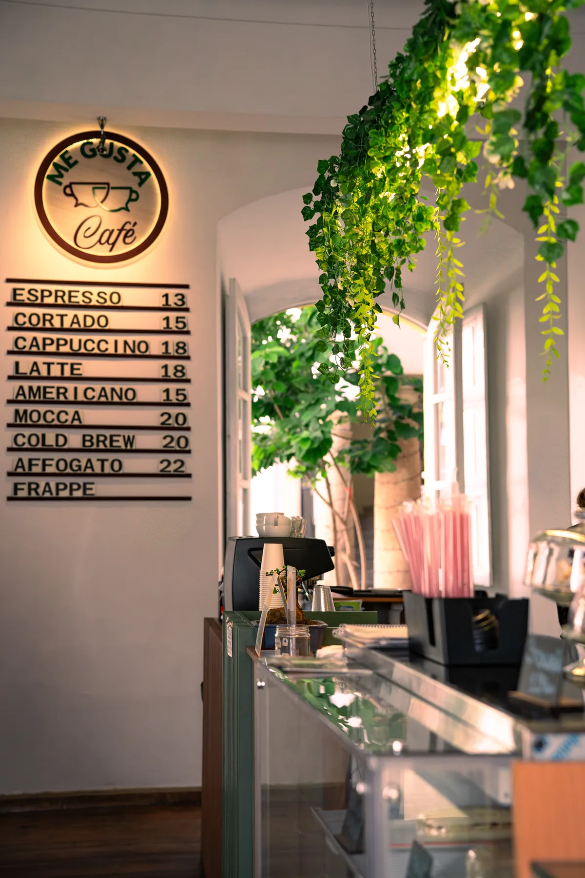 Me Gusta Café courtyard